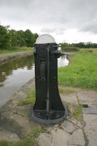 A ground paddle on the canalside.